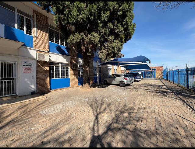 2,000M² FACTORY TO LET IN ROODEKOP